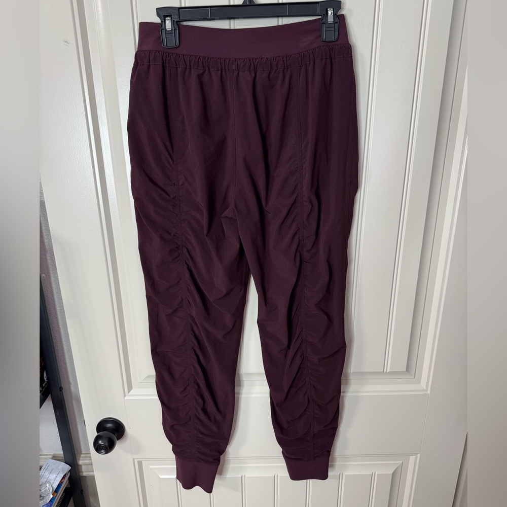 ATHLETA 💜 Attitude Lined Ruched Jogger Pant in Burgundy (Women’s Size 4) - Picture 9 of 11